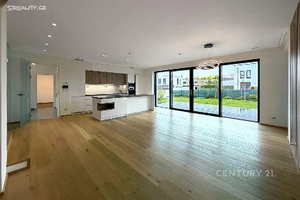 Pronájem rodinného domu 299 m², pozemek 735 m² U Řepory, Praha - Stodůlky