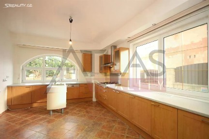 Pronájem vily 360 m², pozemek 860 m² Praha - Nebušice