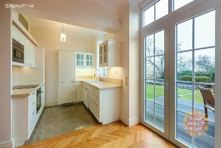 Pronájem rodinného domu 222 m², pozemek 387 m² Lomená, Praha - Střešovice
