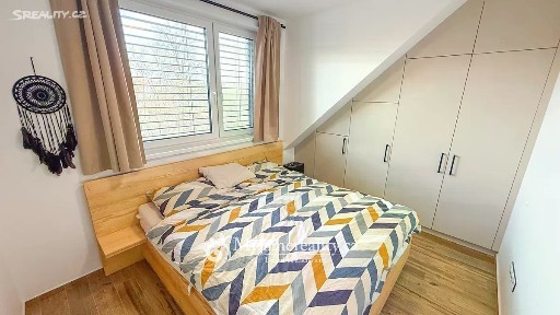 Prodej bytu 4+kk 89 m² Hluboké Mašůvky