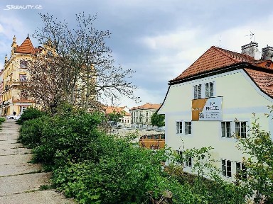 Prodej rodinného domu 370 m², pozemek 347 m²