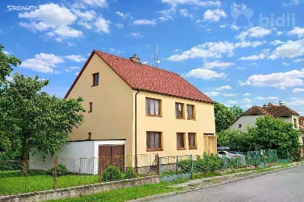Prodej rodinného domu 220 m², pozemek 815 m²