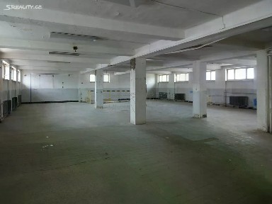Pronájem skladového prostoru 2200 m²