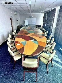 Pronájem kanceláře 1400 m²