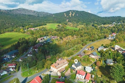 Prodej rodinného domu 337 m², pozemek 1055 m²