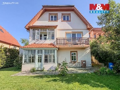 Prodej rodinného domu 200 m², pozemek 607 m²