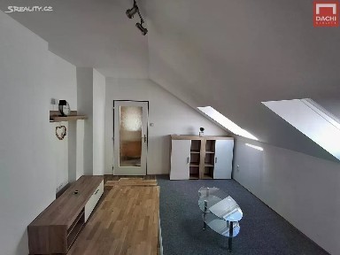 Pronájem bytu 1+kk 34 m² U podjezdu, Olomouc - Pavlovičky