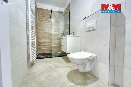 Pronájem bytu 2+kk 40 m² Tlučenská kolonie, Tlučná
