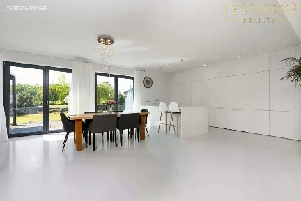 Prodej rodinného domu 202 m², pozemek 1411 m²