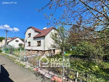 Prodej rodinného domu 180 m², pozemek 734 m²