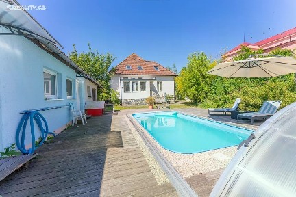 Prodej rodinného domu 200 m², pozemek 1393 m²