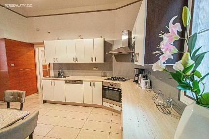 Prodej kanceláře 72 m²