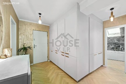 Prodej bytu 3+kk 73 m² Výtoňská, Praha - Nedvězí u Říčan