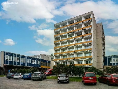 Hradec Králové, Hradecká, 11