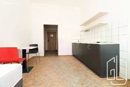 Pronájem bytu 1+kk 22 m² Křížová, Praha - Smíchov