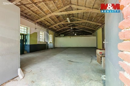 Prodej výrobní haly, prostoru 435 m² Janská