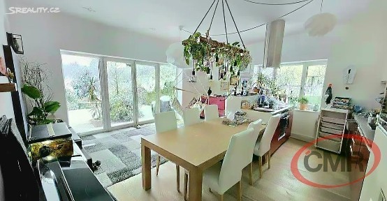 Pronájem rodinného domu 200 m², pozemek 534 m² Nad dolíky, Praha - Suchdol