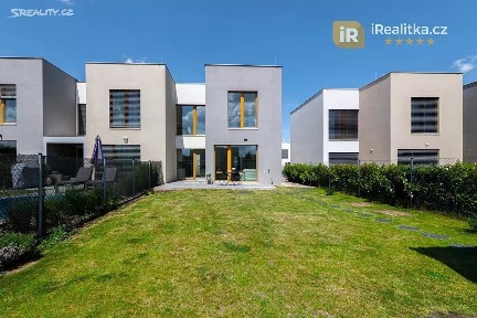 Prodej rodinného domu 110 m², pozemek 298 m² Artistů, Praha - Horní Počernice