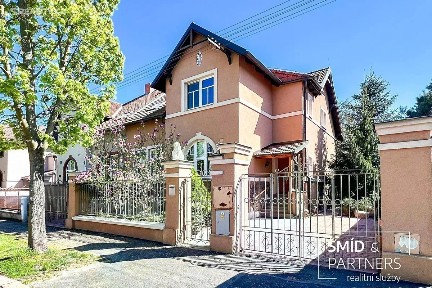 Prodej rodinného domu 186 m², pozemek 355 m²
