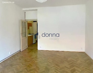 Prodej bytu 1+kk 30 m² Za poštou, Praha - Strašnice