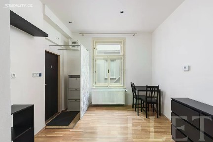 Pronájem bytu 1+kk 30 m² Navrátilova, Praha - Nové Město