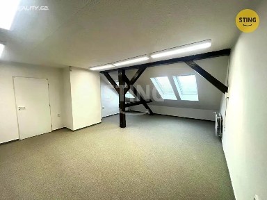 Pronájem kanceláře 120 m²