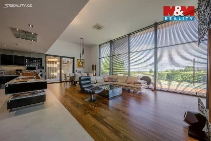 Pronájem rodinného domu 276 m², pozemek 3217 m²