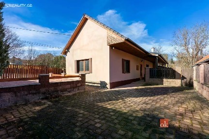 Prodej rodinného domu 144 m², pozemek 699 m²