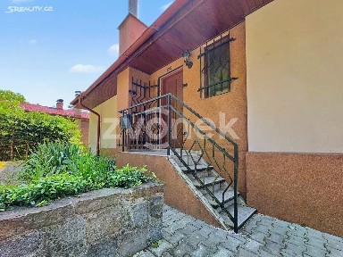 Bystřice pod Lopeníkem, Uherské Hradiště