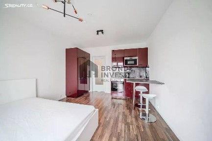Pronájem bytu 1+kk 25 m² Novovysočanská, Praha - Libeň