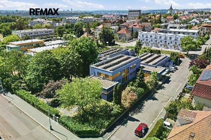Pronájem kanceláře 226 m² Štěpničná, Praha - Libeň