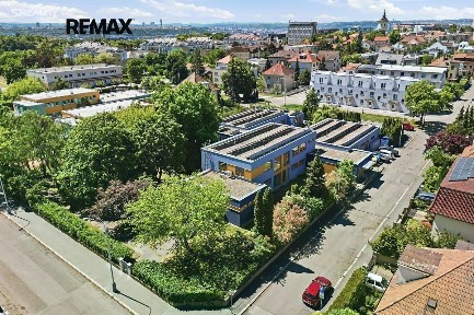 Pronájem kanceláře 226 m² Štěpničná, Praha - Libeň