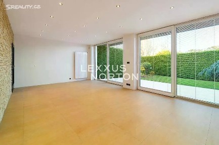 Pronájem rodinného domu 300 m², pozemek 378 m² Hlušičkova, Praha - Stodůlky