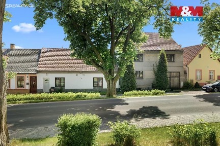 Prodej rodinného domu 363 m², pozemek 1017 m²