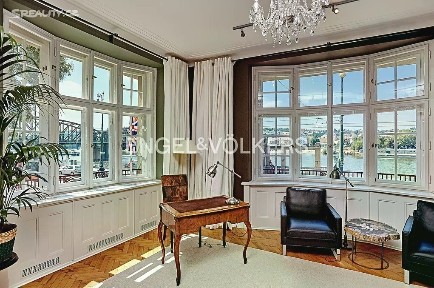 Pronájem bytu 4+kk 187 m²