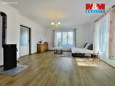 Prodej rodinného domu 224 m², pozemek 1055 m²