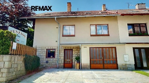 Prodej rodinného domu 281 m², pozemek 659 m²