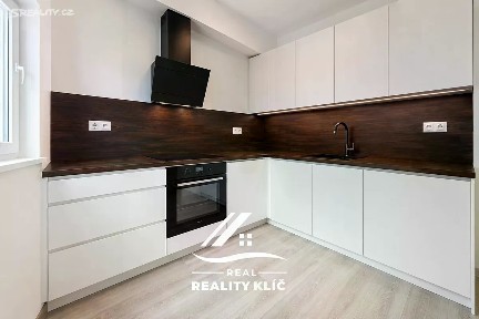 Pronájem bytu 2+1 45 m² Podroužkova, Ostrava - Poruba