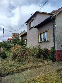Prodej rodinného domu 400 m², pozemek 899 m²