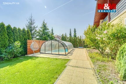 Prodej rodinného domu 266 m², pozemek 803 m²