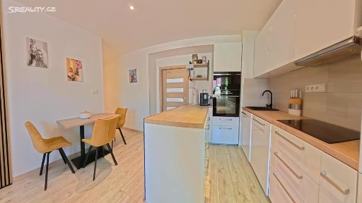 Prodej bytu 4+kk 102 m² Pražákova, Ostrava - Mariánské Hory