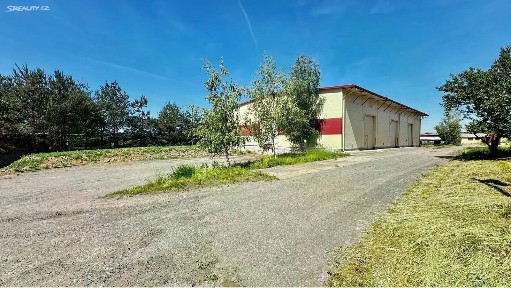 Prodej výrobní haly, prostoru 983 m²