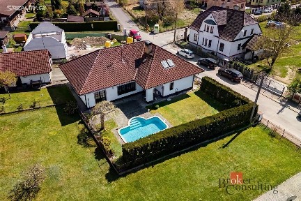 Prodej rodinného domu 220 m², pozemek 887 m²
