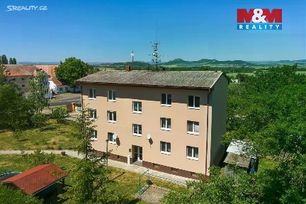 Prodej bytu 3+1 64 m² Nádražní, Slavětín