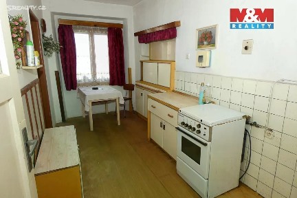 Prodej rodinného domu 75 m², pozemek 1192 m²