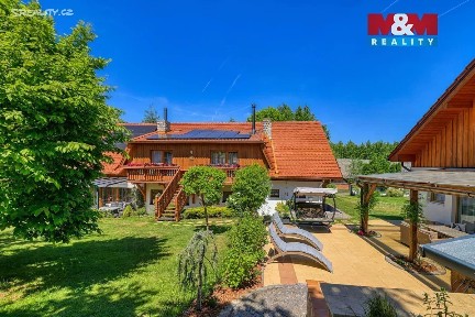 Prodej rodinného domu 466 m², pozemek 2487 m²