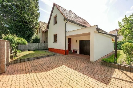 Prodej rodinného domu 220 m², pozemek 228 m²
