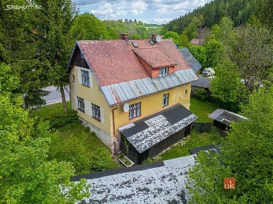 Prodej rodinného domu 140 m², pozemek 3294 m²