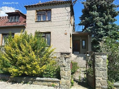 Prodej rodinného domu 180 m², pozemek 746 m²