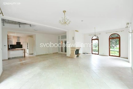 Pronájem rodinného domu 243 m², pozemek 520 m²